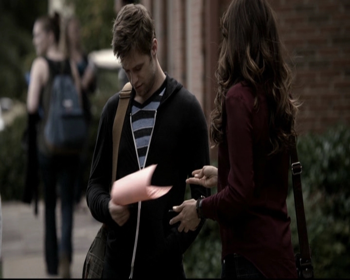 VampireDiariesWorld-dot-org_5x08DeadManOnCampus0347.jpg