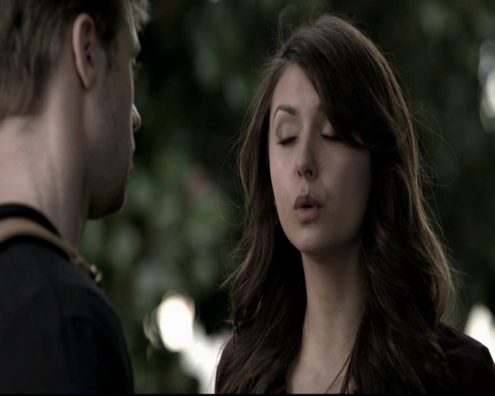 VampireDiariesWorld-dot-org_5x08DeadManOnCampus0354.jpg
