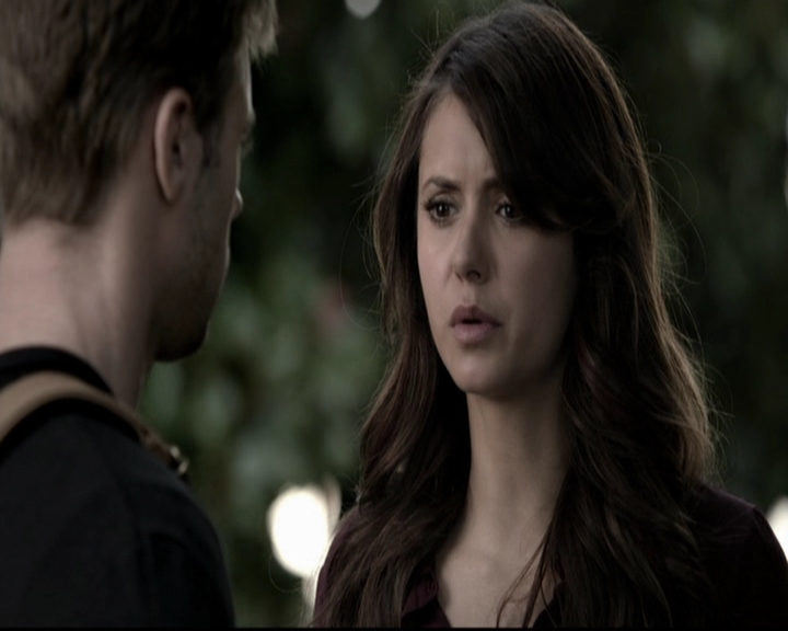VampireDiariesWorld-dot-org_5x08DeadManOnCampus0357.jpg