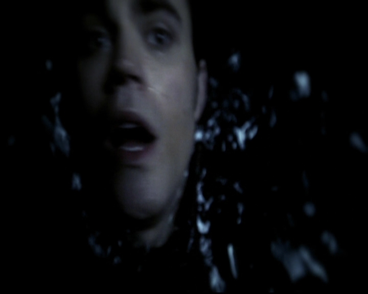 VampireDiariesWorld-dot-org_5x08DeadManOnCampus1580.jpg