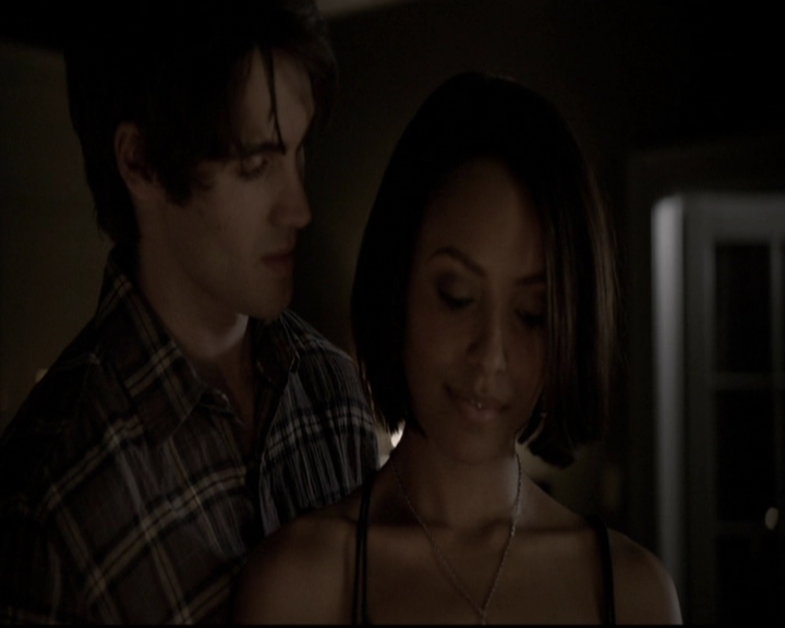 VampireDiariesWorld-dot-org_5x08DeadManOnCampus2012.jpg