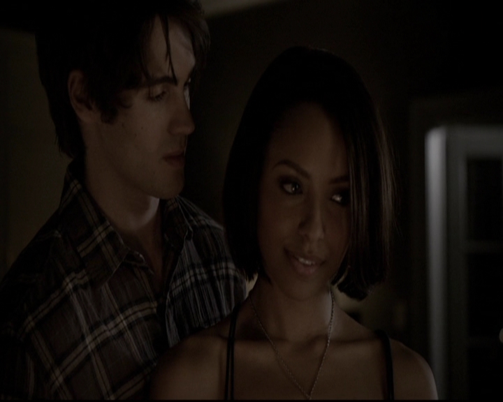 VampireDiariesWorld-dot-org_5x08DeadManOnCampus2013.jpg VampireDiariesWorld-dot-org_5x08DeadManOnCampus2013.jpg