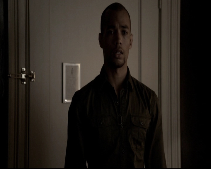 VampireDiariesWorld-dot-org_5x08DeadManOnCampus2036.jpg