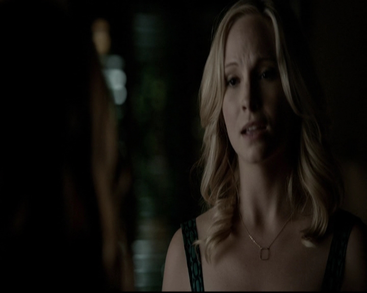 VampireDiariesWorld-dot-org_5x08DeadManOnCampus2200.jpg