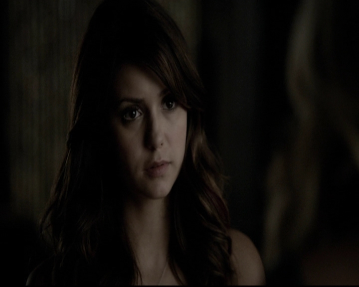 VampireDiariesWorld-dot-org_5x08DeadManOnCampus2207.jpg