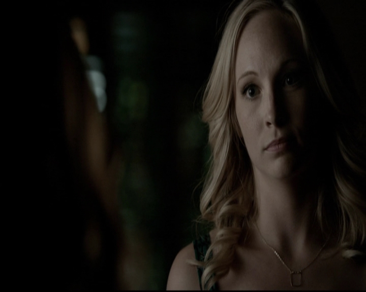 VampireDiariesWorld-dot-org_5x08DeadManOnCampus2209.jpg