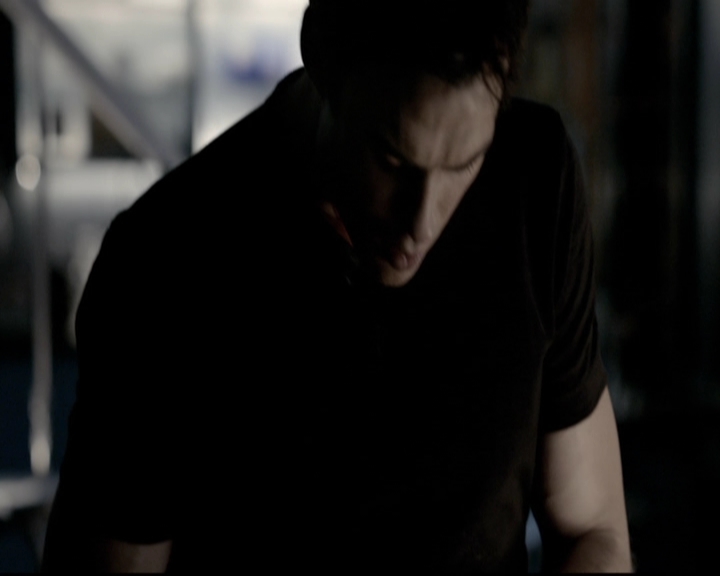 VampireDiariesWorld-dot-org_5x08DeadManOnCampus2216.jpg