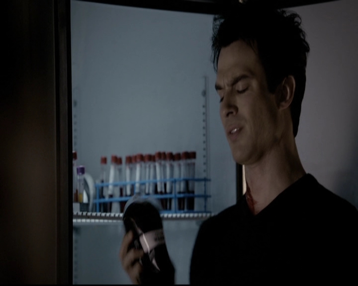 VampireDiariesWorld-dot-org_5x08DeadManOnCampus2243.jpg