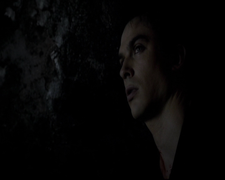 VampireDiariesWorld-dot-org_5x08DeadManOnCampus2310.jpg