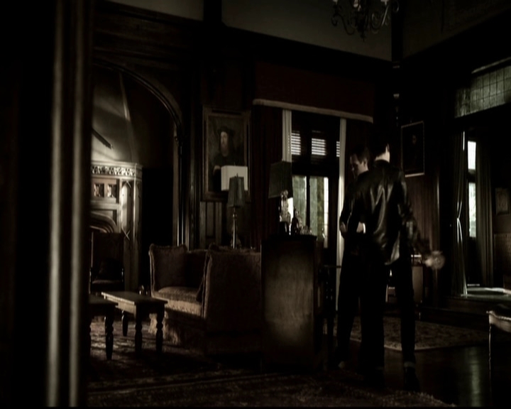 VampireDiariesWorld-dot-org_5x09TheCell0101.jpg