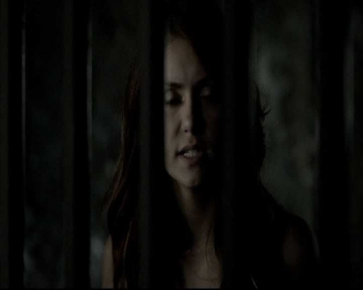 VampireDiariesWorld-dot-org_5x09TheCell1976.jpg