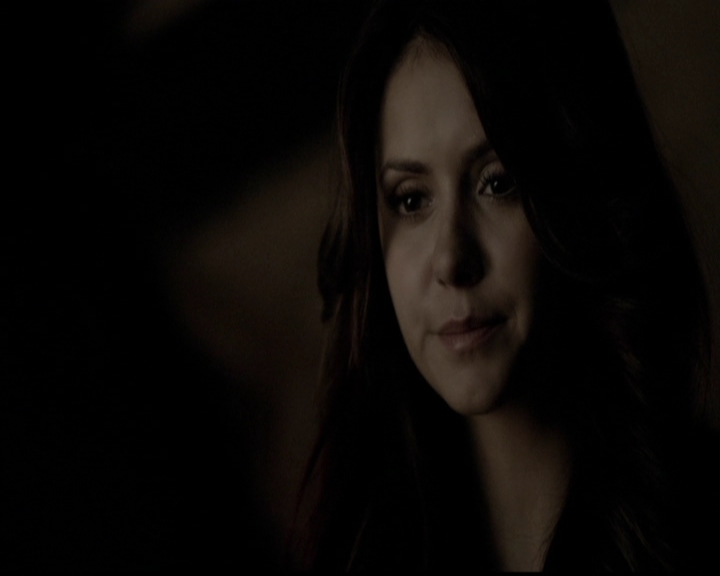 VampireDiariesWorld-dot-org_5x11-500YearsOfSolitude2220.jpg