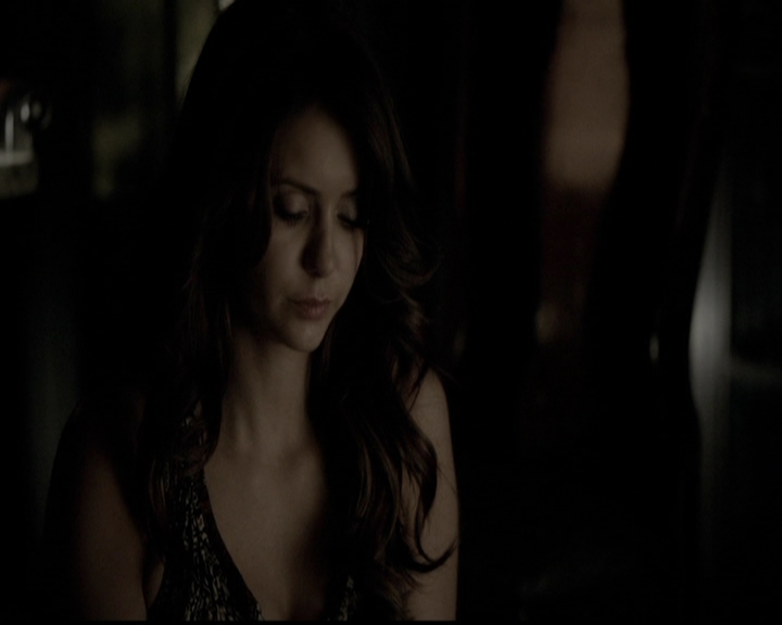 VampireDiariesWorld-dot-org_5x11-500YearsOfSolitude2270.jpg