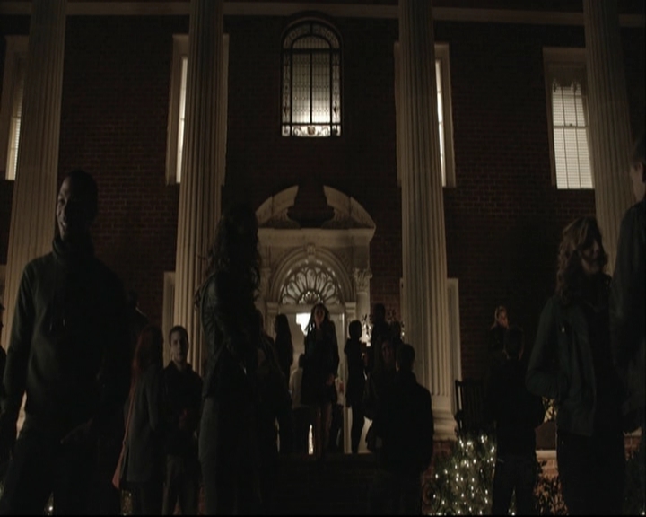 VampireDiariesWorld-dot-org_5x12TheDevilInside-deletedscene0004.jpg