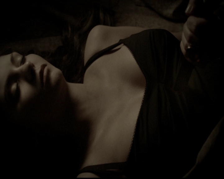 VampireDiariesWorld-dot-org_5x12TheDevilInside3728.jpg