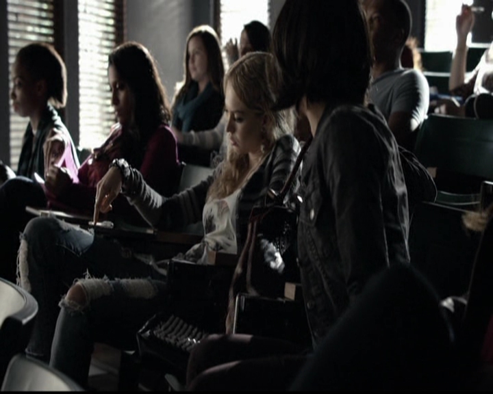 VampireDiariesWorld-dot-org_5x13TotalEclipseOfTheHeart0074.jpg