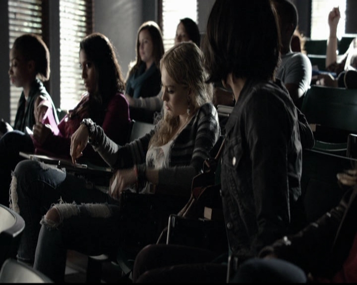 VampireDiariesWorld-dot-org_5x13TotalEclipseOfTheHeart0075.jpg