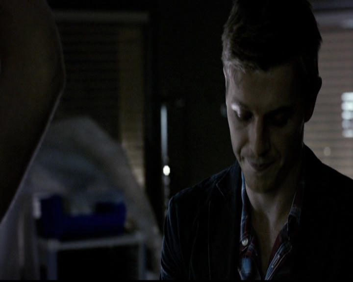 VampireDiariesWorld-dot-org_5x13TotalEclipseOfTheHeart0359.jpg