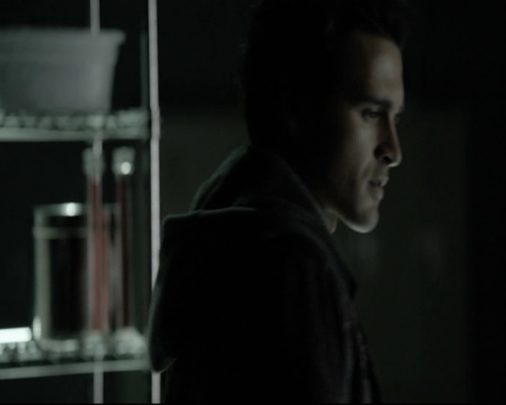 VampireDiariesWorld-dot-org_5x14NoExit-deletedscene2447.jpg