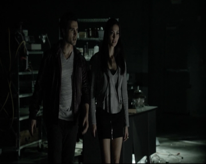 VampireDiariesWorld-dot-org_5x14NoExit-deletedscene2451.jpg