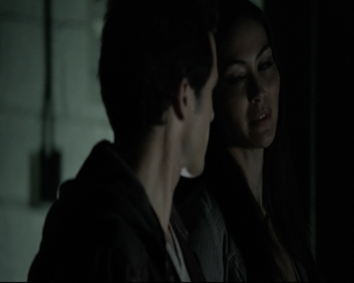 VampireDiariesWorld-dot-org_5x14NoExit-deletedscene2455.jpg