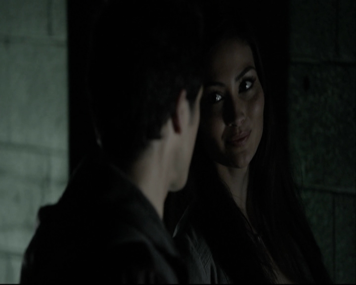 VampireDiariesWorld-dot-org_5x14NoExit-deletedscene2456.jpg