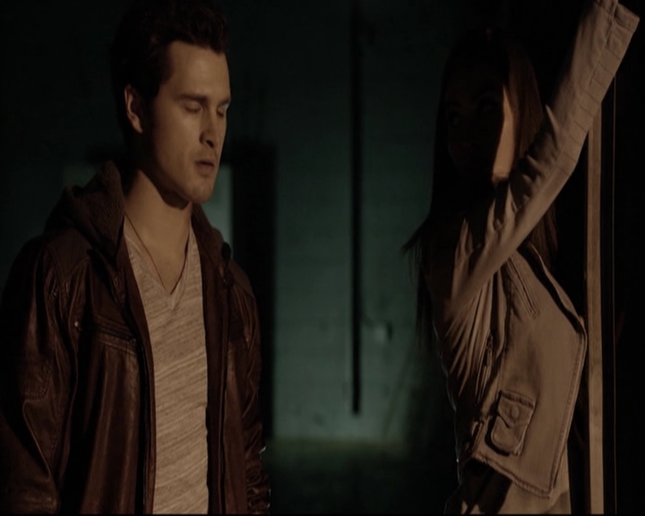 VampireDiariesWorld-dot-org_5x14NoExit-deletedscene2462.jpg