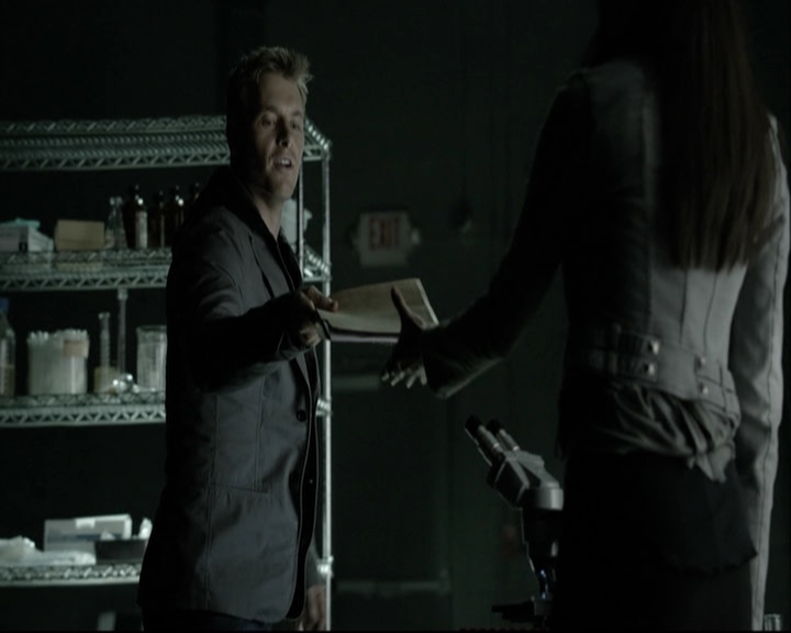 VampireDiariesWorld-dot-org_5x14NoExit-deletedscene2480.jpg