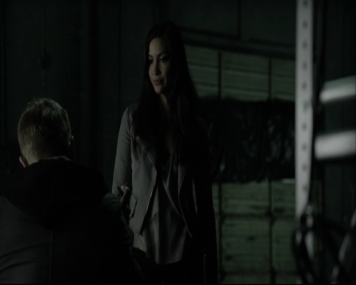 VampireDiariesWorld-dot-org_5x14NoExit-deletedscene2488.jpg