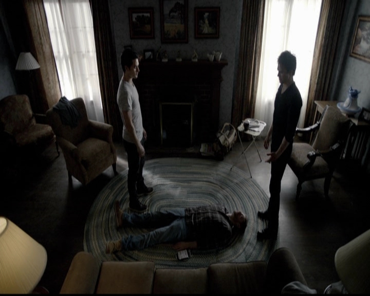 VampireDiariesWorld-dot-org_5x14NoExit0089.jpg