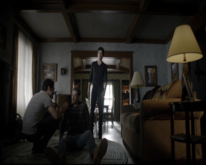 VampireDiariesWorld-dot-org_5x14NoExit0114.jpg