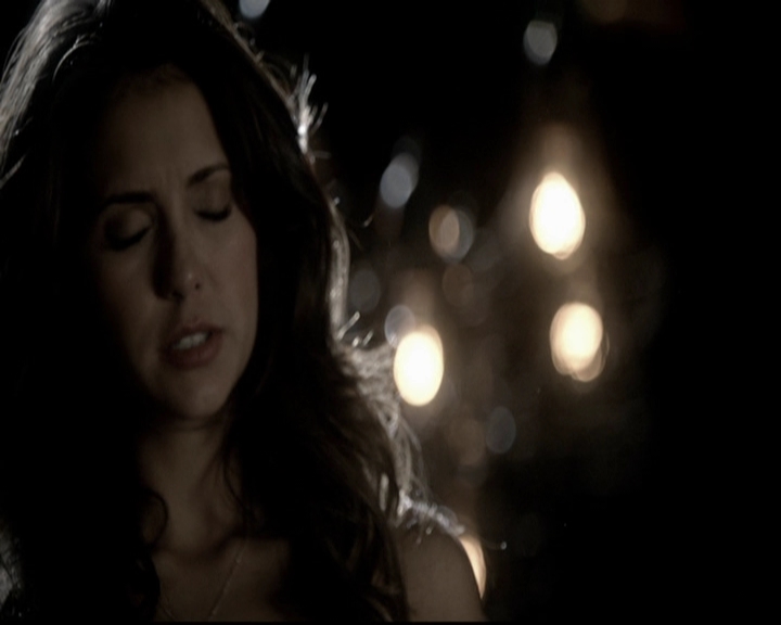 VampireDiariesWorld-dot-org_5x16WhileYouWereSleeping0082.jpg