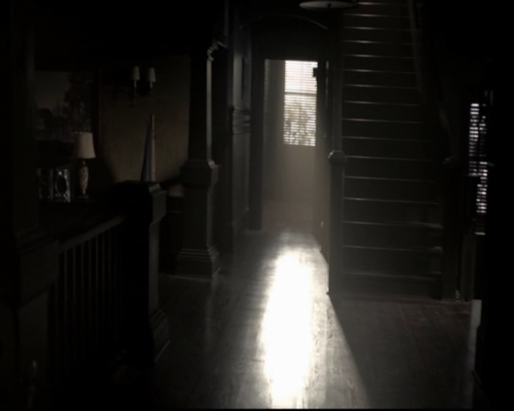 VampireDiariesWorld-dot-org_5x16WhileYouWereSleeping0134.jpg