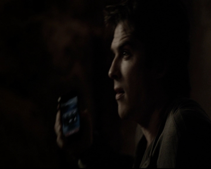 VampireDiariesWorld-dot-org_5x16WhileYouWereSleeping0324.jpg