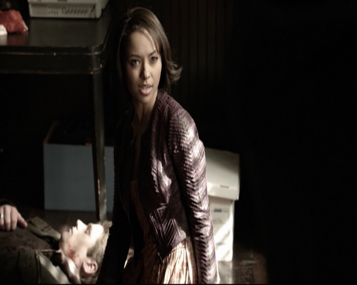 VampireDiariesWorld-dot-org_5x18ResidentEvil-deletedscenes0018.jpg