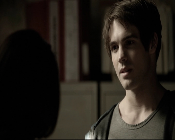 VampireDiariesWorld-dot-org_5x18ResidentEvil-deletedscenes0039.jpg