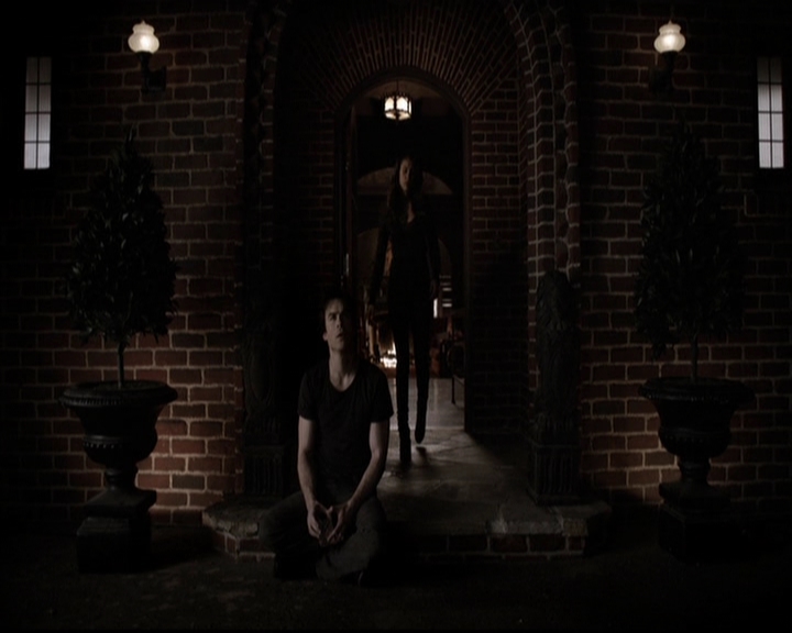 VampireDiariesWorld-dot-org_5x18ResidentEvil1235.jpg