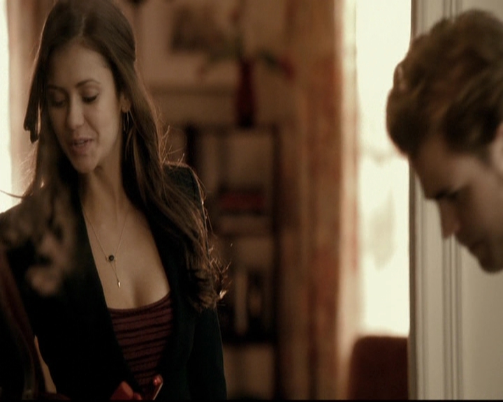 VampireDiariesWorld-dot-org_5x18ResidentEvil1300.jpg