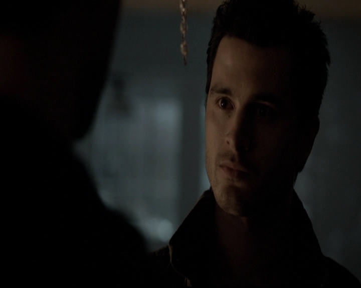 VampireDiariesWorld-dot-org_5x19ManOnFire0052.jpg