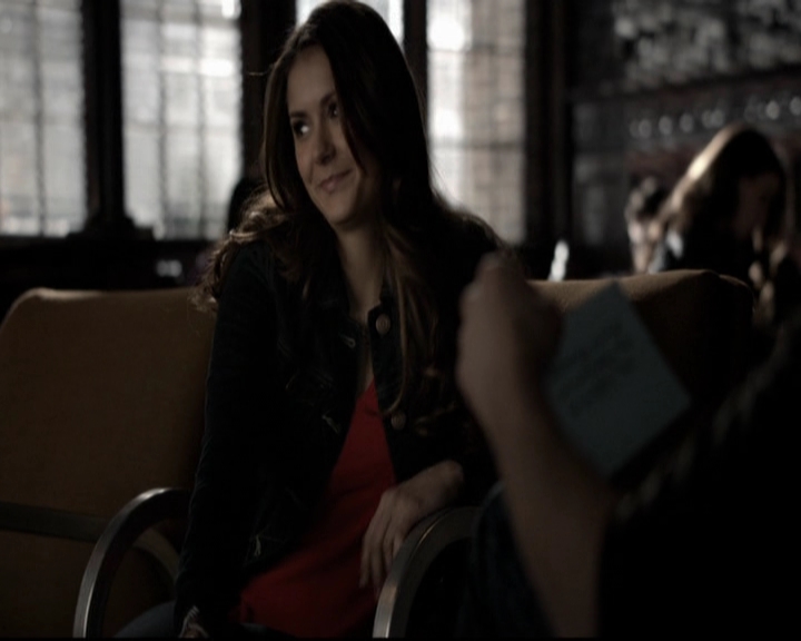 VampireDiariesWorld-dot-org_5x19ManOnFire0080.jpg