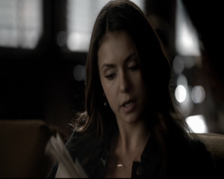 VampireDiariesWorld-dot-org_5x19ManOnFire0103.jpg