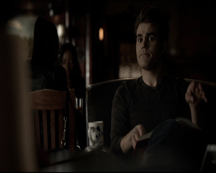 VampireDiariesWorld-dot-org_5x19ManOnFire0131.jpg