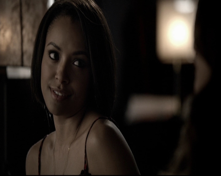 VampireDiariesWorld-dot-org_5x19ManOnFire0132.jpg