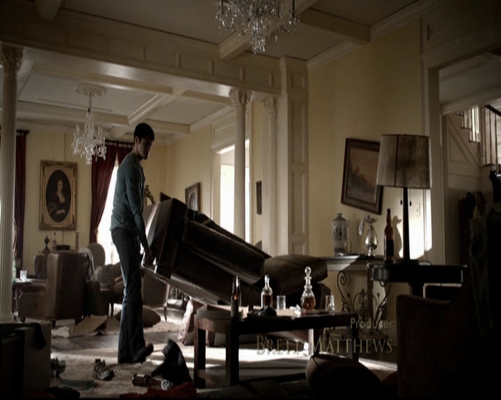 VampireDiariesWorld-dot-org_5x19ManOnFire0181.jpg