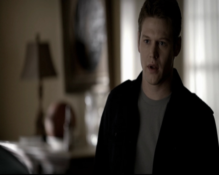 VampireDiariesWorld-dot-org_5x19ManOnFire0185.jpg