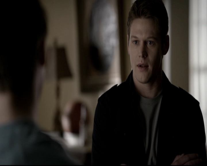 VampireDiariesWorld-dot-org_5x19ManOnFire0192.jpg