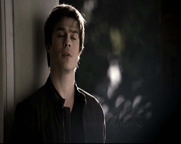 VampireDiariesWorld-dot-org_5x19ManOnFire0204.jpg