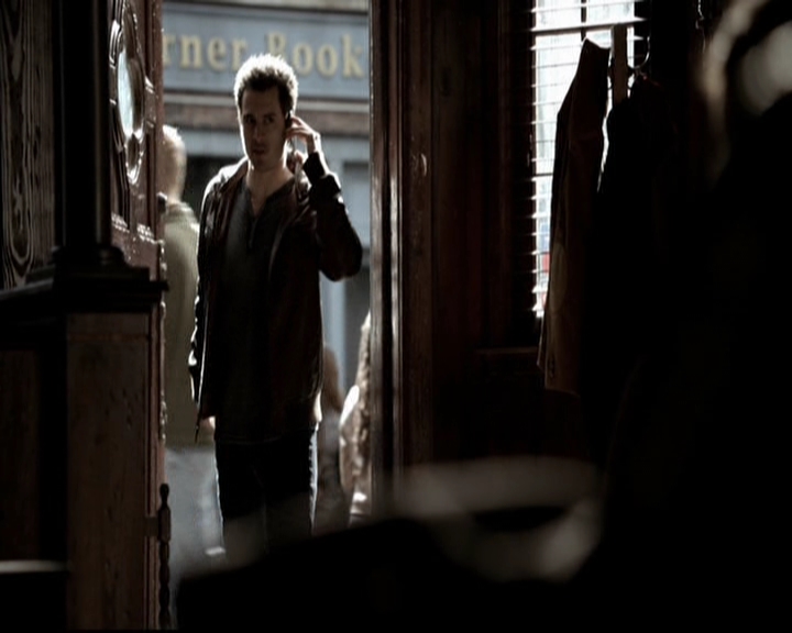 VampireDiariesWorld-dot-org_5x19ManOnFire0362.jpg