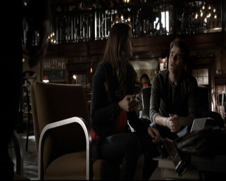 VampireDiariesWorld-dot-org_5x19ManOnFire0393.jpg