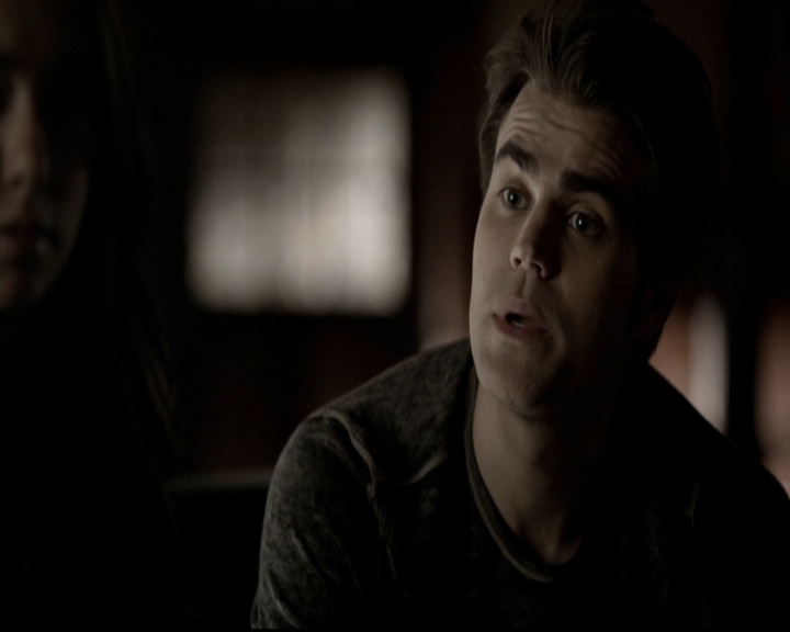 VampireDiariesWorld-dot-org_5x19ManOnFire0400.jpg